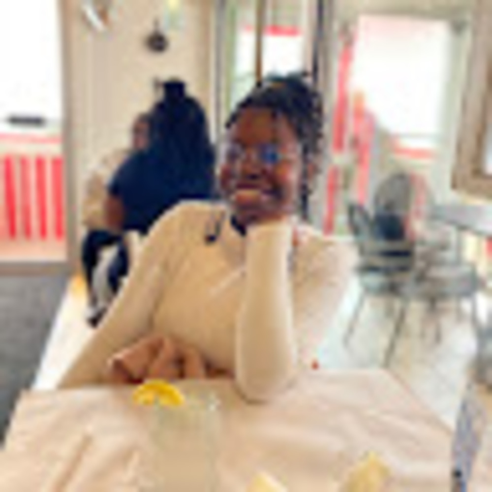 Meet your Posher, Shadia